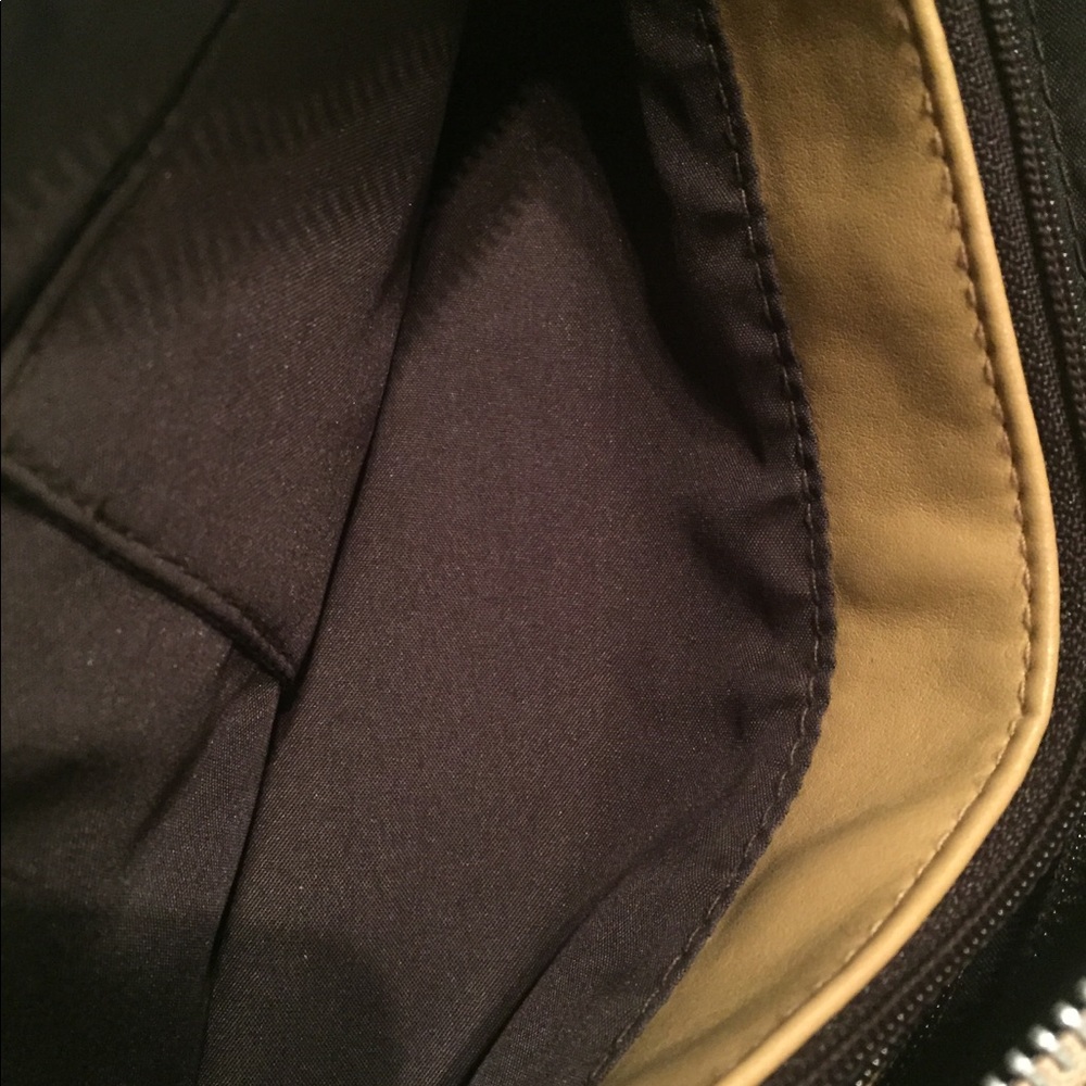 Matt & Nat tan shoulder purse - Picture 4 of 7
